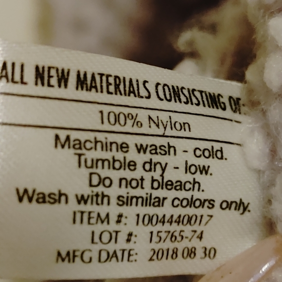 NWOT DEMDACO Giving Shawl OS - Picture 7 of 12